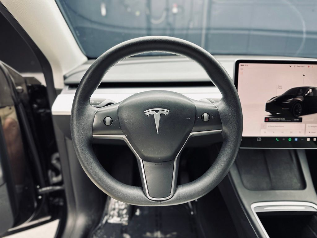 Used 2023 Tesla Model Y Long Range AWD/4WD image 25