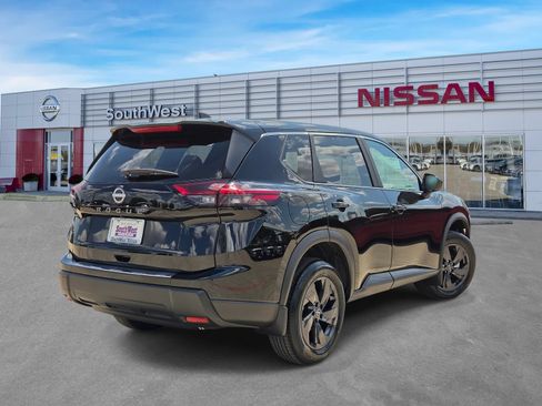 New 2026 Nissan Rogue SV FWD image 5