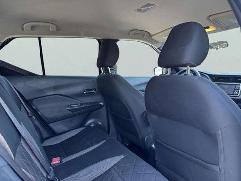 Used 2019 Nissan Kicks SV image 41