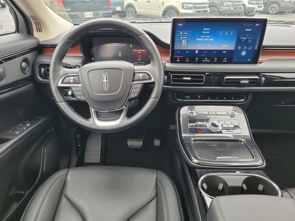 Certified 2023 Lincoln Nautilus Reserve w/ Luxury Package AWD/4WD image 12