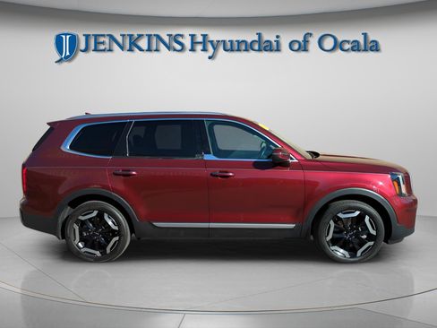 Used 2024 Kia Telluride S w/ S Sunroof Package image 2