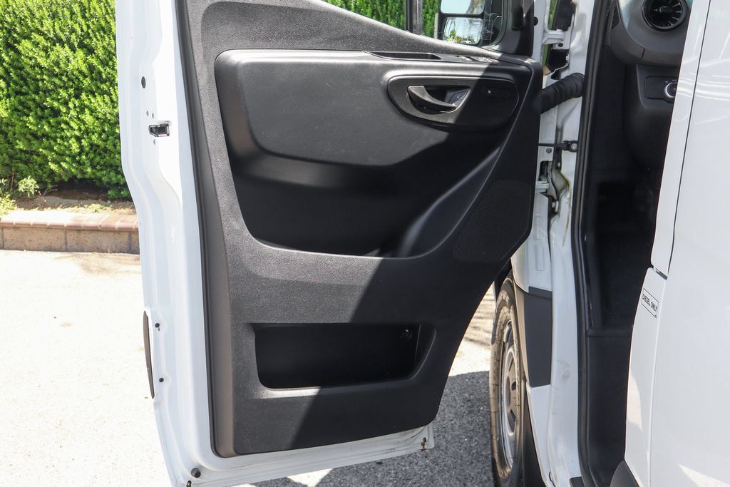 Used 2025 Mercedes-Benz Sprinter 2500 image 18