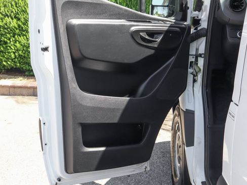 Used 2025 Mercedes-Benz Sprinter 2500 image 18