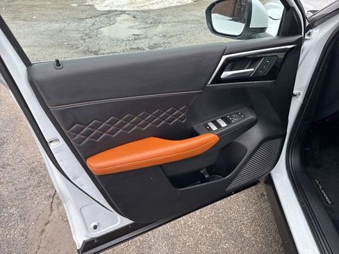 Used 2024 Mitsubishi Outlander SEL image 52