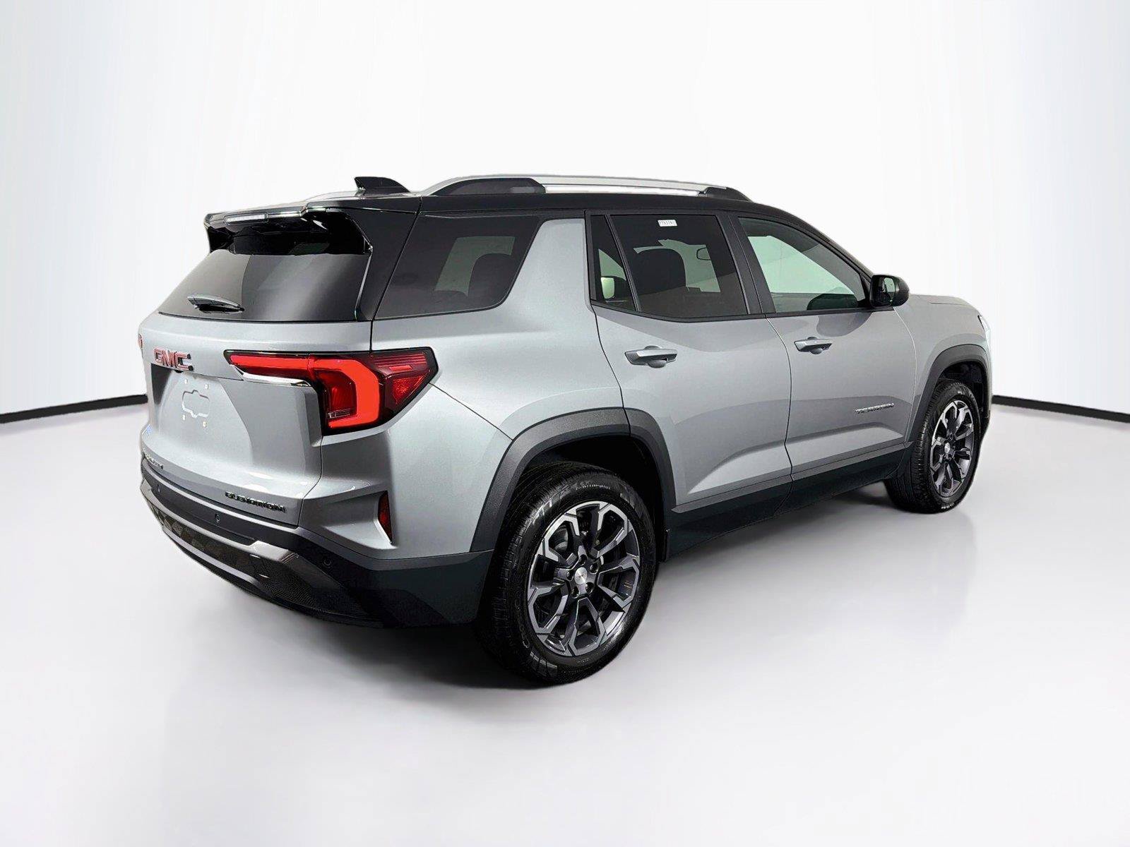 Used 2025 GMC Terrain Elevation w/ Elevation Premium Package AWD/4WD image 11