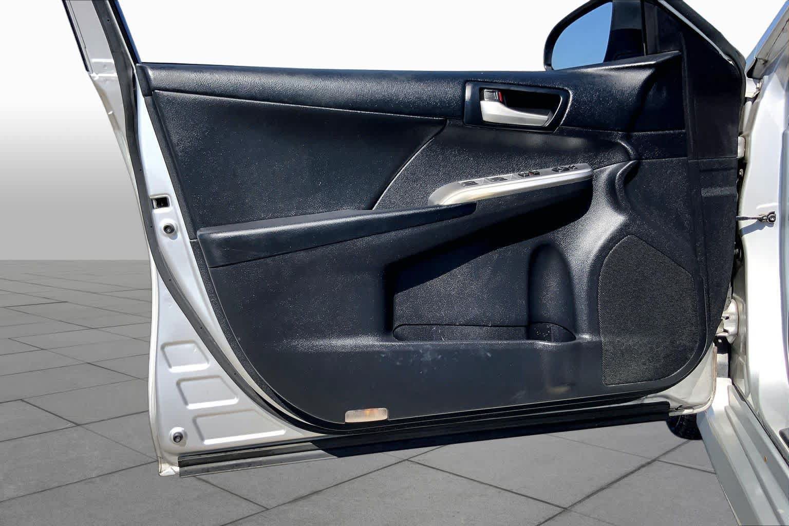 Used 2013 Toyota Camry SE FWD image 21