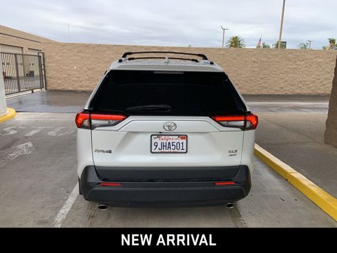 Used 2023 Toyota RAV4 XLE Premium AWD/4WD image 5