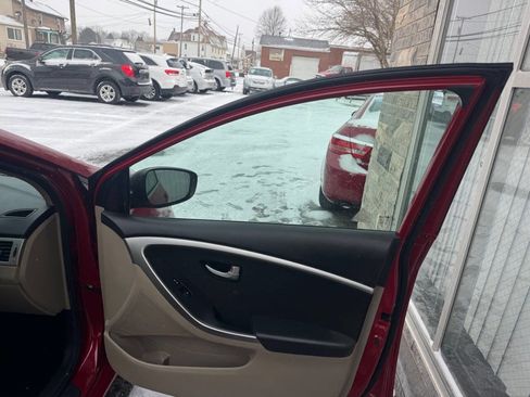 Used 2013 Hyundai Elantra GT w/ Touch & Go Pkg image 23