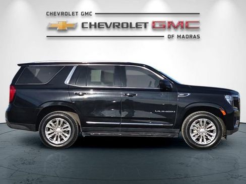 Used 2024 GMC Yukon SLT image 2