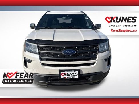 Used 2018 Ford Explorer XLT w/ XLT Appearance Package AWD/4WD image 5