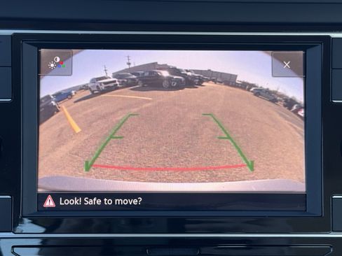 Used 2024 Volkswagen Jetta SE image 13