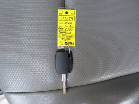 Used 2020 Ford F250 XL RWD image 4