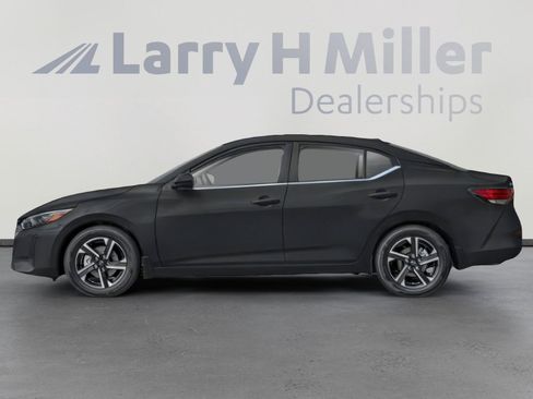 Used 2025 Nissan Sentra SV FWD image 3