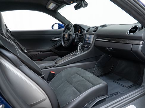 Certified 2021 Porsche 718 Cayman GT4 RWD image 32
