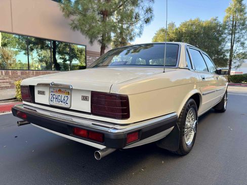 Used 1988 Jaguar XJ6 image 73