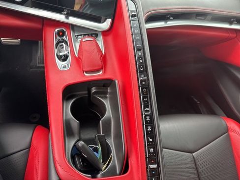 Used 2021 Chevrolet Corvette Stingray Premium Conv w/ Z51 Performance Package image 19