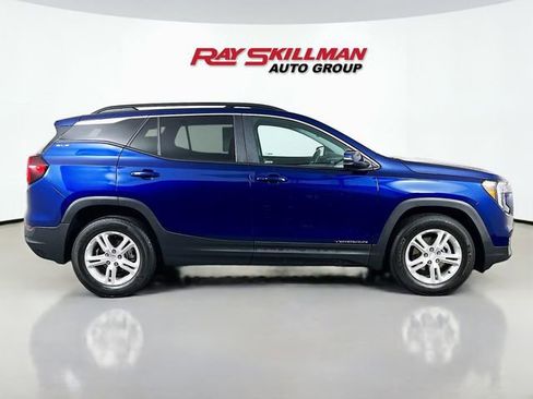 Used 2023 GMC Terrain SLE w/ Driver Convenience Package image 8