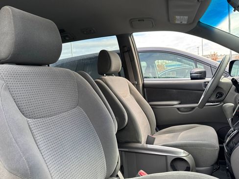 Used 2006 Toyota Sienna LE image 30