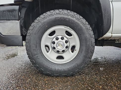 Used 2006 Chevrolet Silverado 2500 W/T image 34