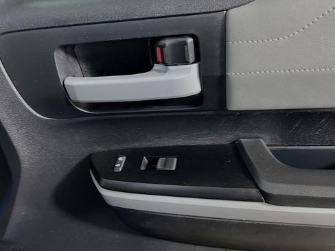 Used 2018 Toyota Tundra Limited image 31