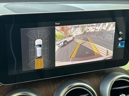 Used 2022 Mercedes-Benz GLC 300 4MATIC image 23