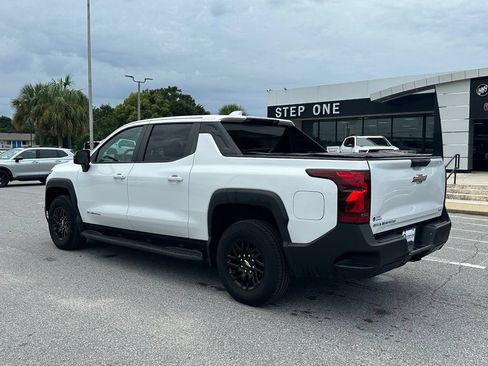 Used 2024 Chevrolet Silverado EV W/T AWD/4WD image 4