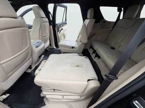 Used 2021 Cadillac Escalade Premium Luxury image 9