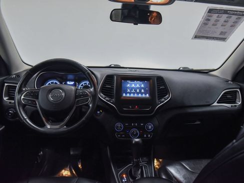 Used 2019 Jeep Cherokee Latitude Plus w/ Cold Weather Group FWD image 30