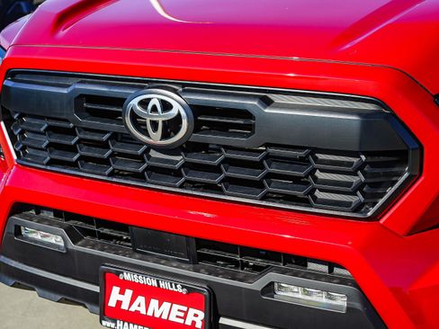 New 2025 Toyota Tacoma TRD Off-Road image 9