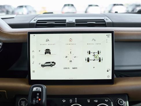 Used 2023 Land Rover Defender 130 X-Dynamic SE image 28