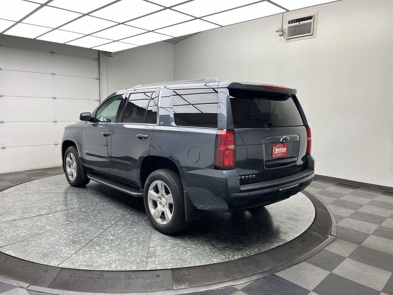 Used 2020 Chevrolet Tahoe LT w/ Luxury Package AWD/4WD image 2