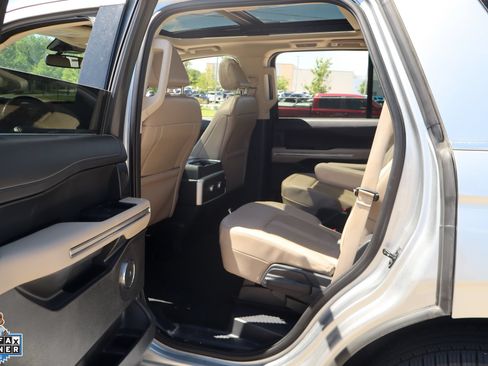 Used 2023 Ford Expedition Limited RWD image 27