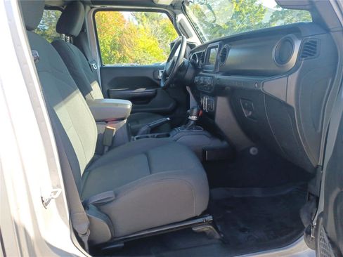 Used 2019 Jeep Wrangler Unlimited Sport S image 32