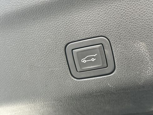 Used 2024 Chevrolet Tahoe Premier image 22