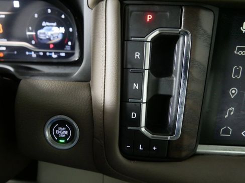 Used 2023 GMC Yukon XL Denali image 25