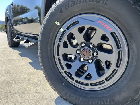 New 2026 Nissan Frontier PRO-4X w/ Pro-4x Convenience Package image 8