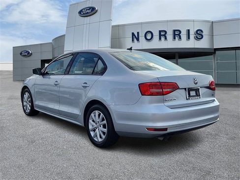 Used 2015 Volkswagen Jetta SE image 3