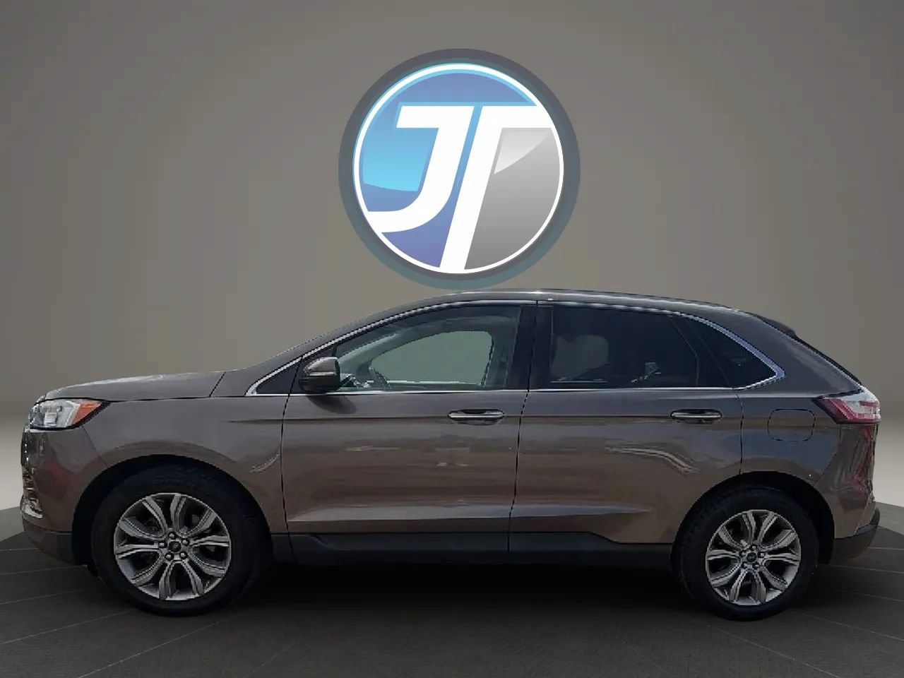 Used 2019 Ford Edge Titanium FWD image 12