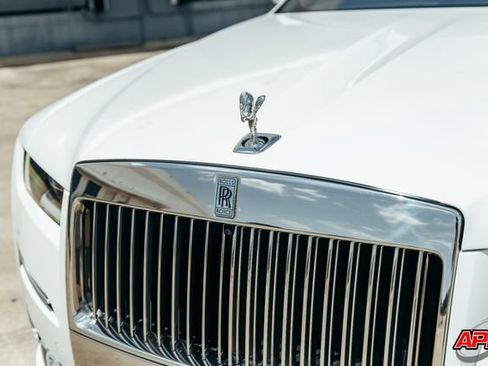 Used 2022 Rolls-Royce Ghost w/ Ghost Package image 25
