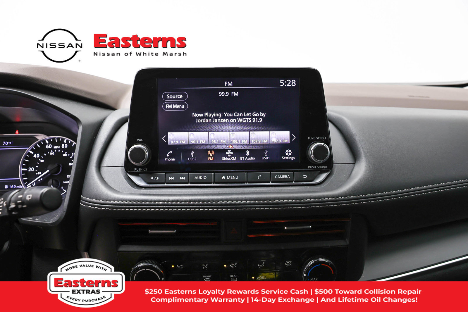 Used 2023 Nissan Rogue S AWD/4WD image 12
