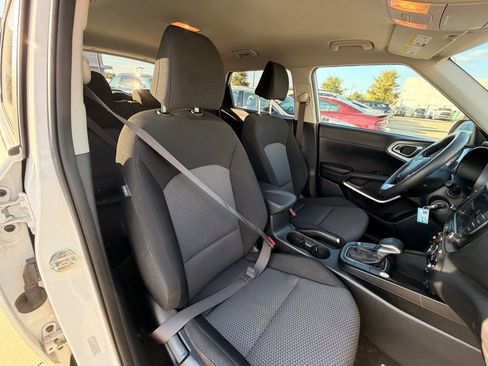 Used 2023 Kia Soul LX w/ Option Group 015 image 28