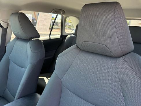 Certified 2025 Toyota RAV4 XLE FWD image 21