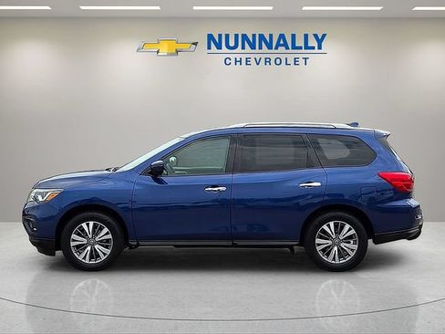 Used 2020 Nissan Pathfinder SV FWD image 2