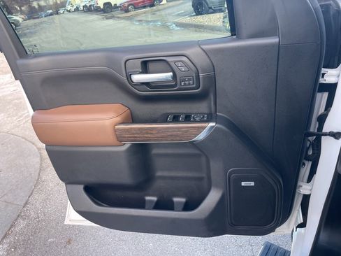 Used 2020 Chevrolet Silverado 1500 High Country w/ Technology Package image 34