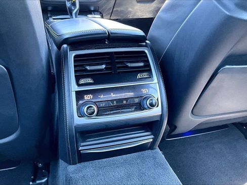 Used 2021 BMW 750i xDrive w/ M Sport Package AWD/4WD image 36