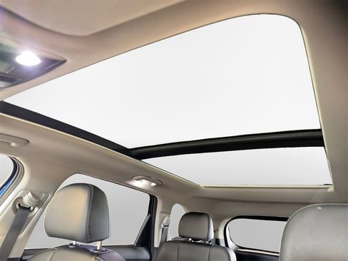 Certified 2023 Kia Sorento SX image 23