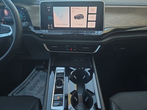 Used 2025 Volkswagen Atlas SE image 11