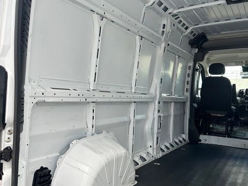 Used 2025 RAM ProMaster 2500 w/ Convenience Group FWD image 21