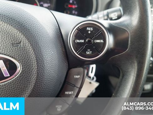 Used 2015 Kia Soul + image 28