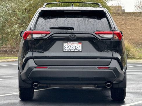 Used 2020 Toyota RAV4 XLE image 7